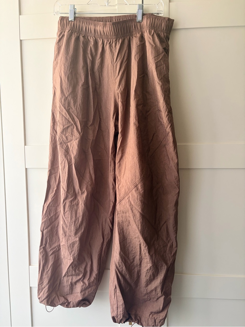 Athleta Men's Relaxed Drawstring Joggers in Brown
